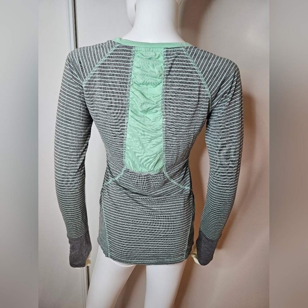 RBX Performance Grey w/ Teal Stripe Long Sleeve Thumbhol Top Small Activewear - Picture 2 of 7